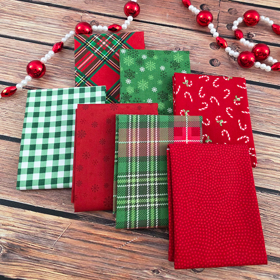 Christmas Cupboard – FWFS Exclusive 7 Piece Fat Quarter Bundle