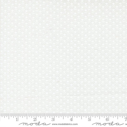A Cat Named Stitch Small Tulips Cream White - Moda from Fort Worth Fabric Studio