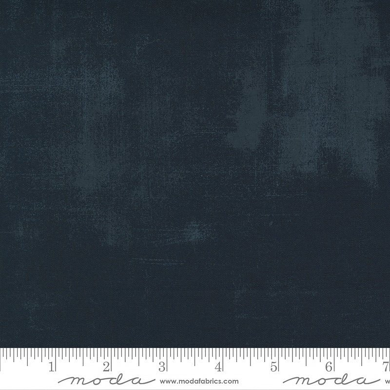 Grunge Basics Dull Black – Remnant 35″ × 44″