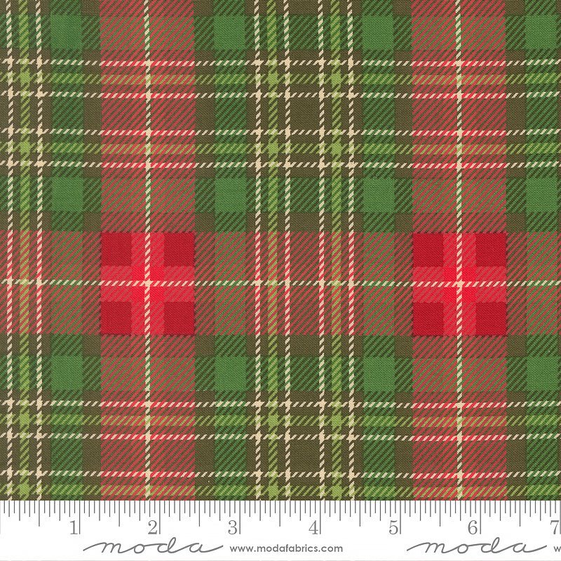 Holiday Cheer Checks & Plaids Evergreen – Remnant 22″ × 44″
