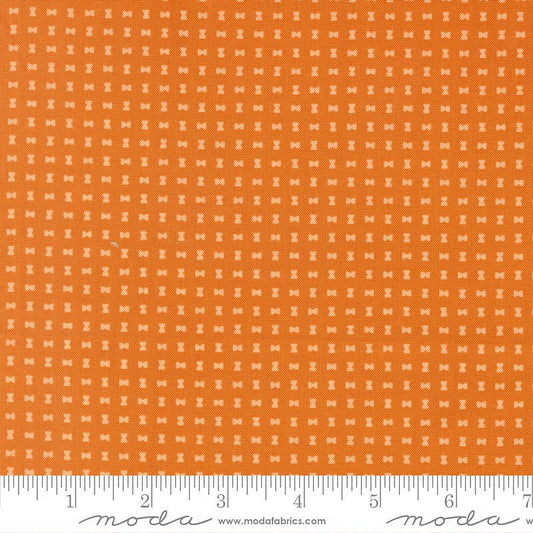 Scenery Spools Pumpkin – Remnant 16″ × 44″ - Moda from Fort Worth Fabric Studio