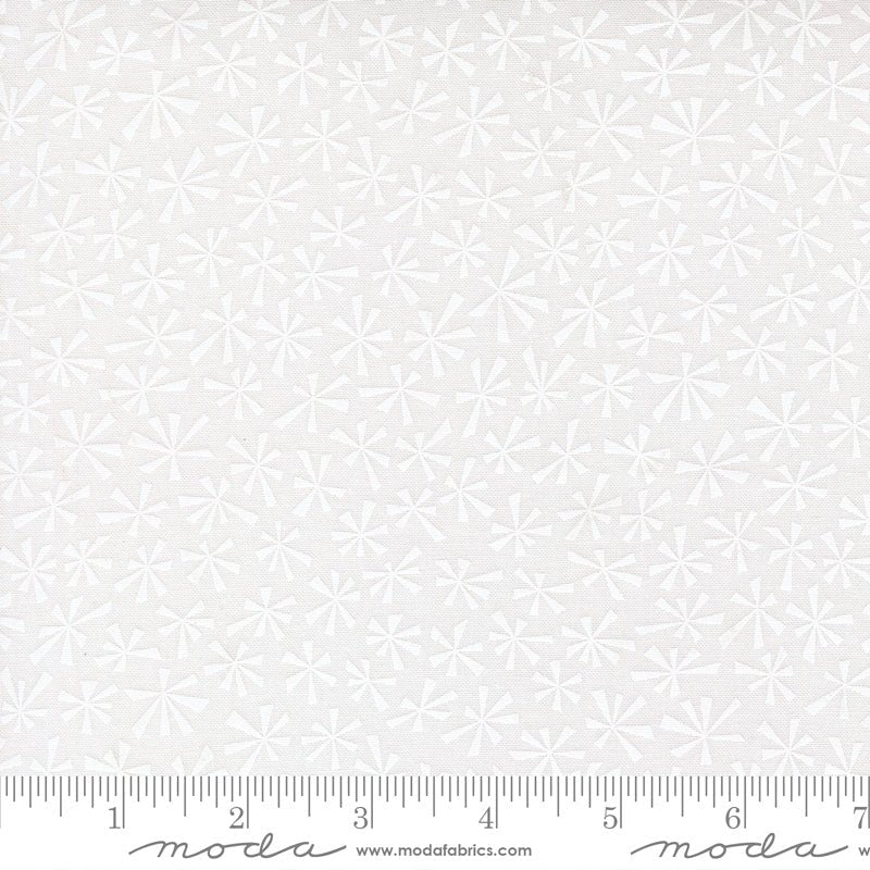 Snow Time Tinsel Blenders Winter White on White – Remnant 33″ × 44″